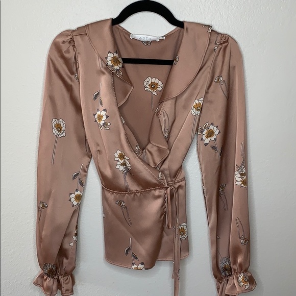 ASTR floral blush wrap blouse - medium